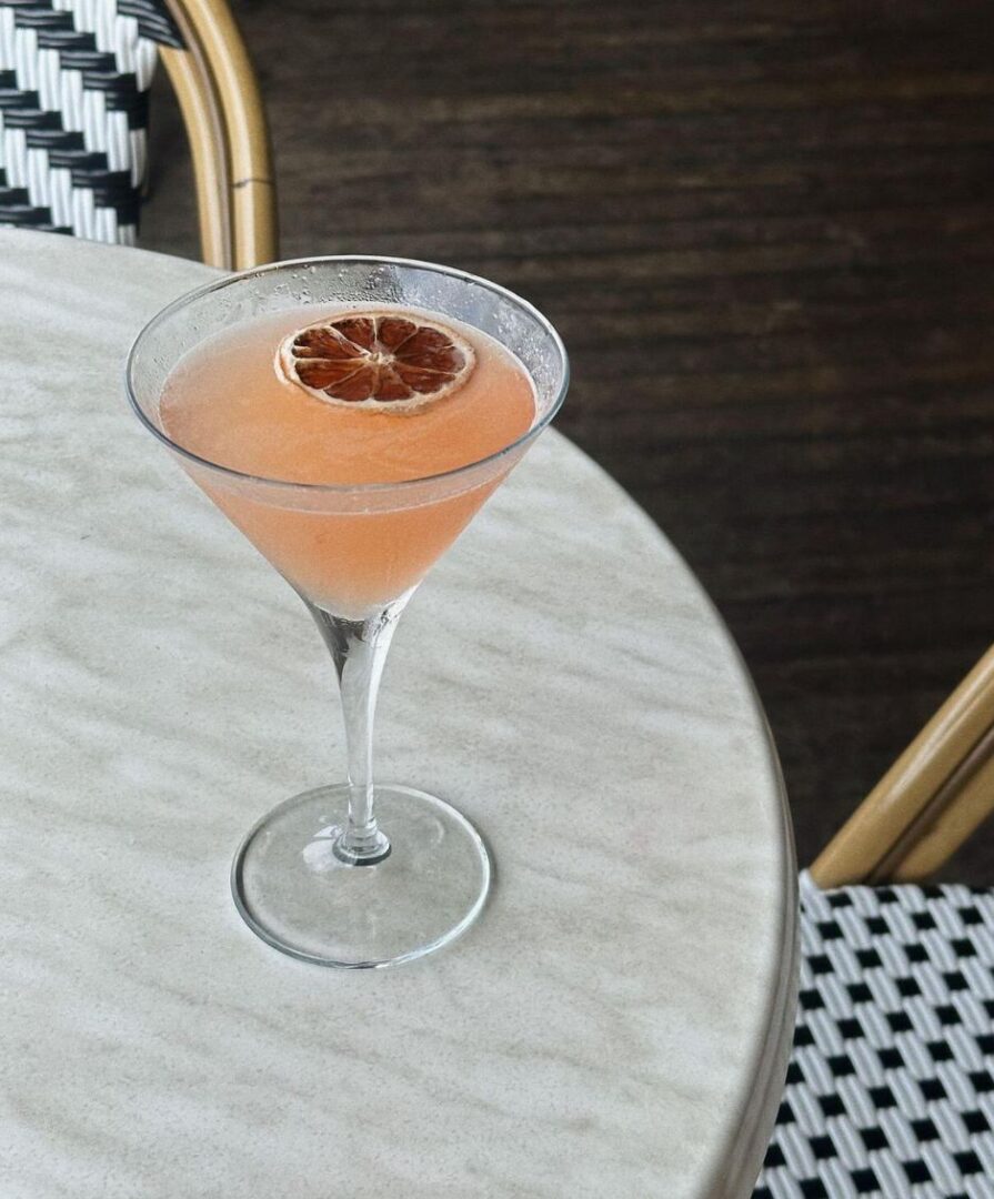 We tried Taylor Swift’s favourite cocktail. Here’s how to make it at home.